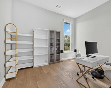321 Pecan Trail - Photo Thumbnail 24