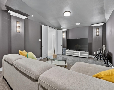 321 Pecan Trail - Photo Thumbnail 7