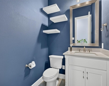 321 Pecan Trail - Photo Thumbnail 5