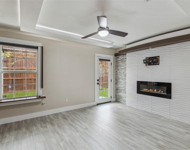 10207 Shelburne Drive - Photo Thumbnail 11