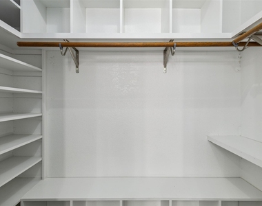 10207 Shelburne Drive - Photo Thumbnail 16