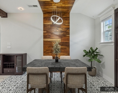 10207 Shelburne Drive - Photo Thumbnail 8