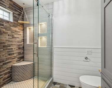 10207 Shelburne Drive - Photo Thumbnail 14