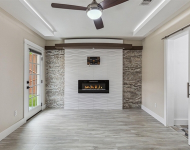 10207 Shelburne Drive - Photo Thumbnail 17