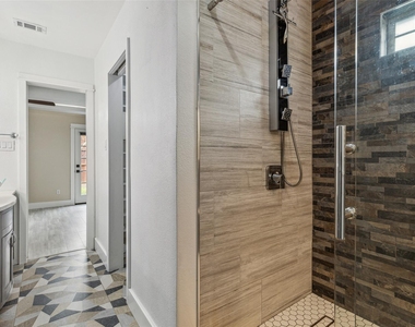 10207 Shelburne Drive - Photo Thumbnail 15