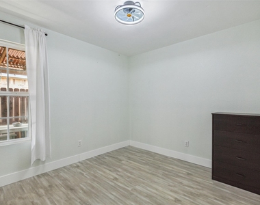 10207 Shelburne Drive - Photo Thumbnail 21