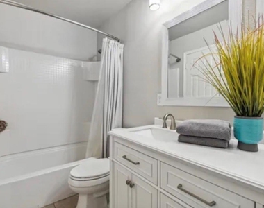 1500 Mockingbird Drive - Photo Thumbnail 13