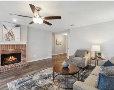 1500 Mockingbird Drive - Photo Thumbnail 4