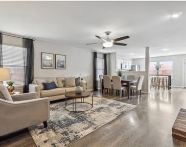 1500 Mockingbird Drive - Photo Thumbnail 3