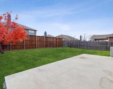1500 Mockingbird Drive - Photo Thumbnail 17