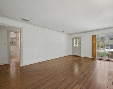 6047 Martel Avenue - Photo Thumbnail 4