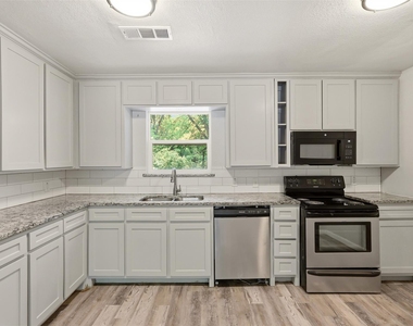 103 #a Calhoun Bend - Photo Thumbnail 10
