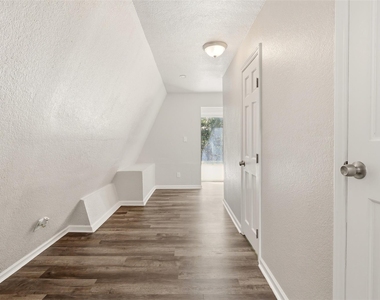 103 #a Calhoun Bend - Photo Thumbnail 19