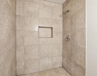 103 #a Calhoun Bend - Photo Thumbnail 18
