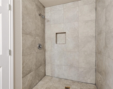 103 #a Calhoun Bend - Photo Thumbnail 15