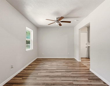 103 #a Calhoun Bend - Photo Thumbnail 8
