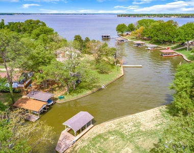 230 Shady Shores Drive - Photo Thumbnail 17