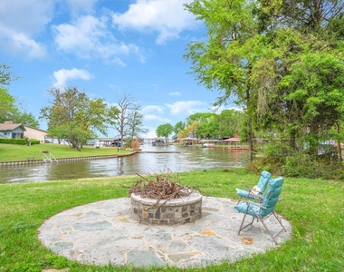 230 Shady Shores Drive - Photo Thumbnail 12