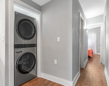 230 Shady Shores Drive - Photo Thumbnail 10