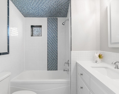 230 Shady Shores Drive - Photo Thumbnail 8
