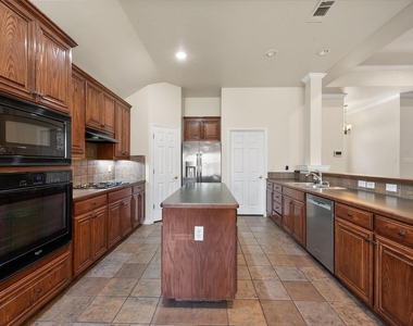 6316 Garwin Drive - Photo Thumbnail 7