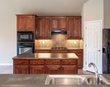 6316 Garwin Drive - Photo Thumbnail 6