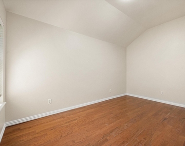 6316 Garwin Drive - Photo Thumbnail 11