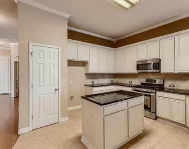 9028 Enchanted Ridge Drive - Photo Thumbnail 7