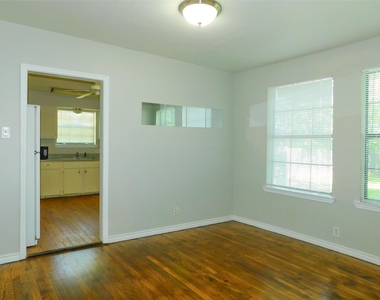 814 Anderson Street - Photo Thumbnail 7