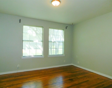 814 Anderson Street - Photo Thumbnail 11
