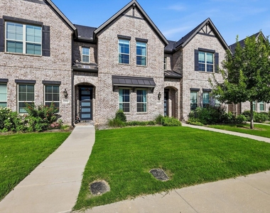 12952 Wymeth Drive - Photo Thumbnail 2