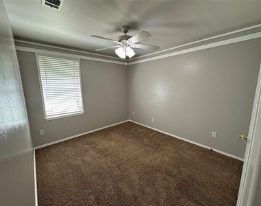 726 Elkhart Avenue - Photo Thumbnail 8