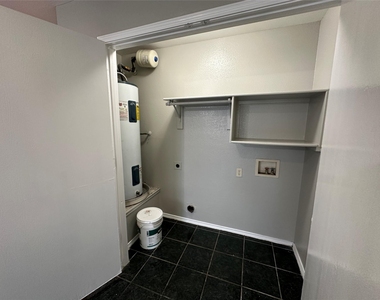 726 Elkhart Avenue - Photo Thumbnail 6