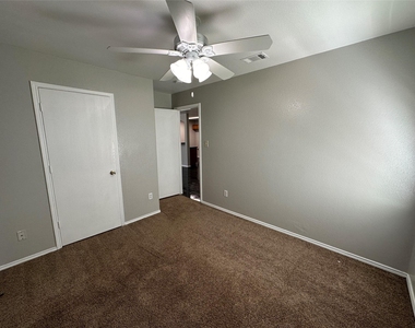 726 Elkhart Avenue - Photo Thumbnail 9