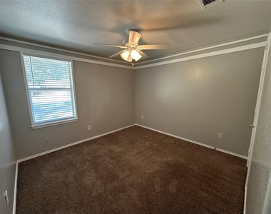 726 Elkhart Avenue - Photo Thumbnail 16