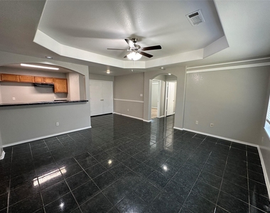 726 Elkhart Avenue - Photo Thumbnail 2
