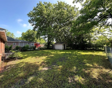 726 Elkhart Avenue - Photo Thumbnail 24