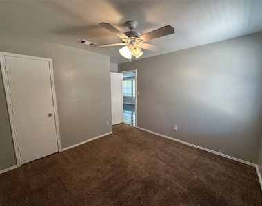726 Elkhart Avenue - Photo Thumbnail 17