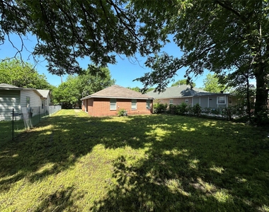 726 Elkhart Avenue - Photo Thumbnail 20