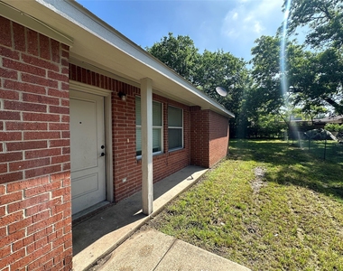 726 Elkhart Avenue - Photo Thumbnail 1