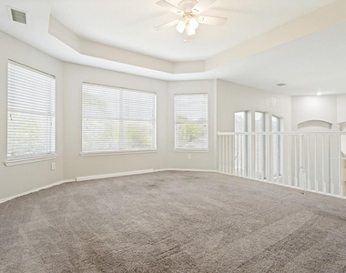 534 Hackberry Drive - Photo Thumbnail 5