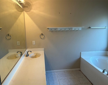 12608 Clarksburg Trail - Photo Thumbnail 7