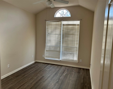 12608 Clarksburg Trail - Photo Thumbnail 5