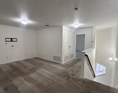 2221 Juarez Drive - Photo Thumbnail 8