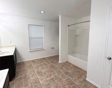 2221 Juarez Drive - Photo Thumbnail 12