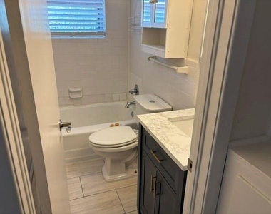 6721 Ascot Lane - Photo Thumbnail 10