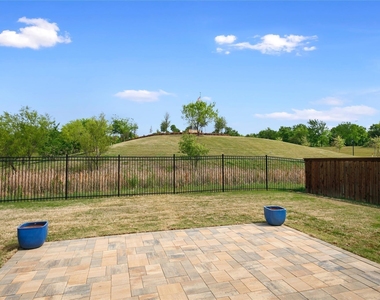 1407 Lone Eagle Way - Photo Thumbnail 30