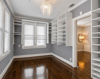 5911 Vanderbilt Avenue - Photo Thumbnail 11