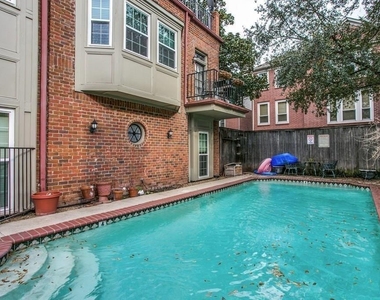 4419 Holland Avenue - Photo Thumbnail 4