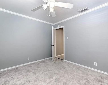 2601 Country Place - Photo Thumbnail 20